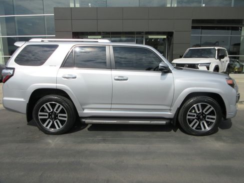 Used 2023 Toyota 4Runner Limited AWD/4WD image 12