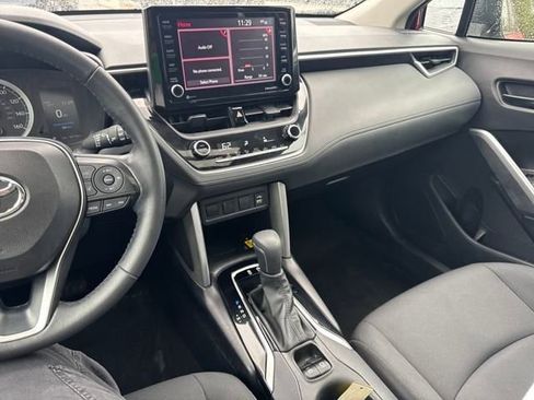 Used 2022 Toyota Corolla Cross LE w/ Moonroof Package image 17