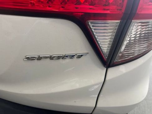 Used 2021 Honda HR-V Sport image 5