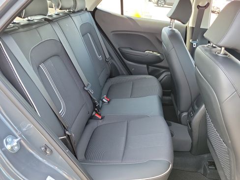 Certified 2025 Hyundai Venue Limited FWD image 24