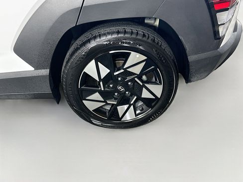 Used 2025 Hyundai Kona SEL image 11