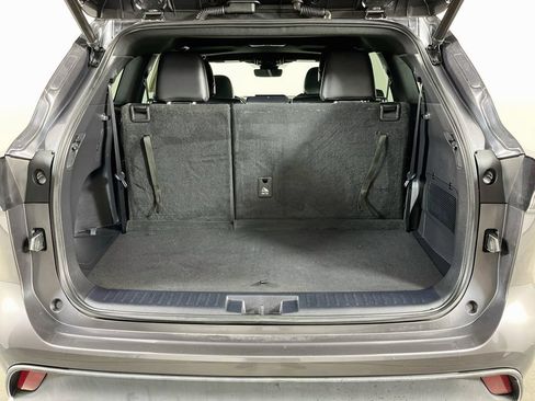 Used 2021 Toyota Highlander XSE AWD/4WD image 10