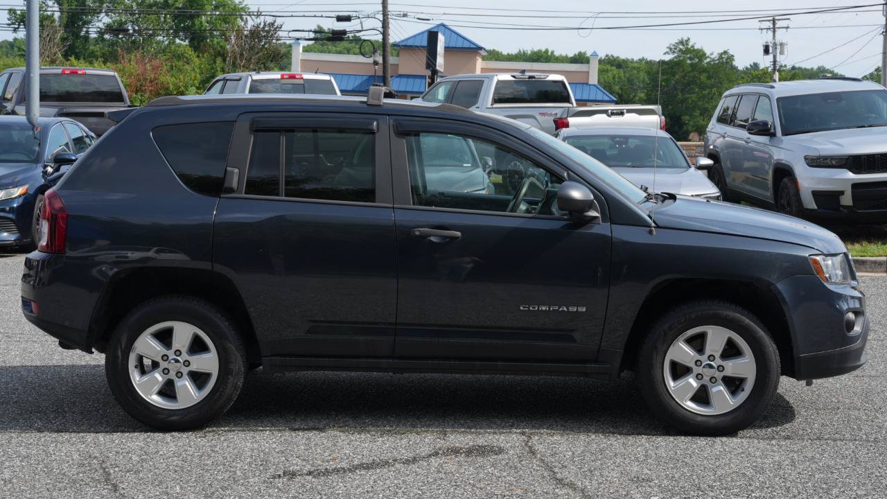 Used 2014 Jeep Compass Sport FWD image 4