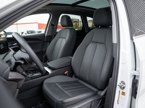 Certified 2025 Audi Q5 Premium w/ Convenience Package AWD/4WD image 10