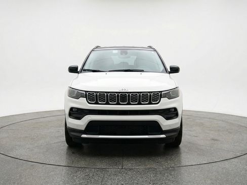 Used 2025 Jeep Compass Limited AWD/4WD image 2