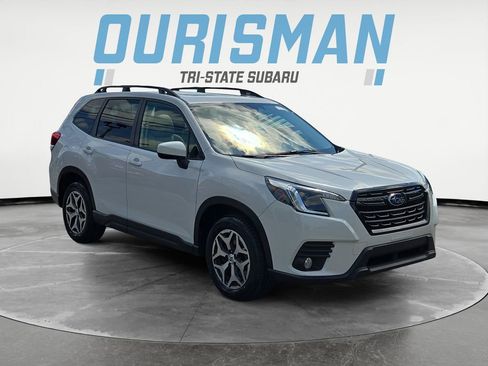 Used 2021 Subaru Forester AWD/4WD image 1