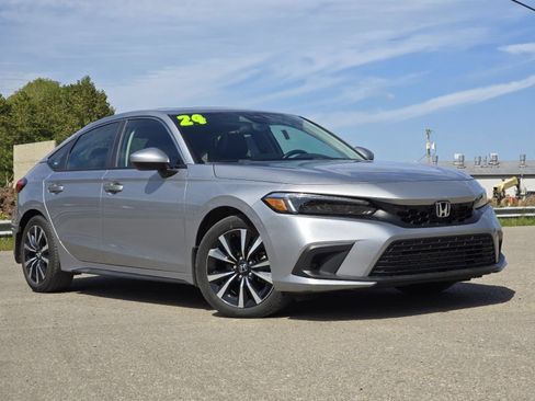 Used 2024 Honda Civic EX-L image 2
