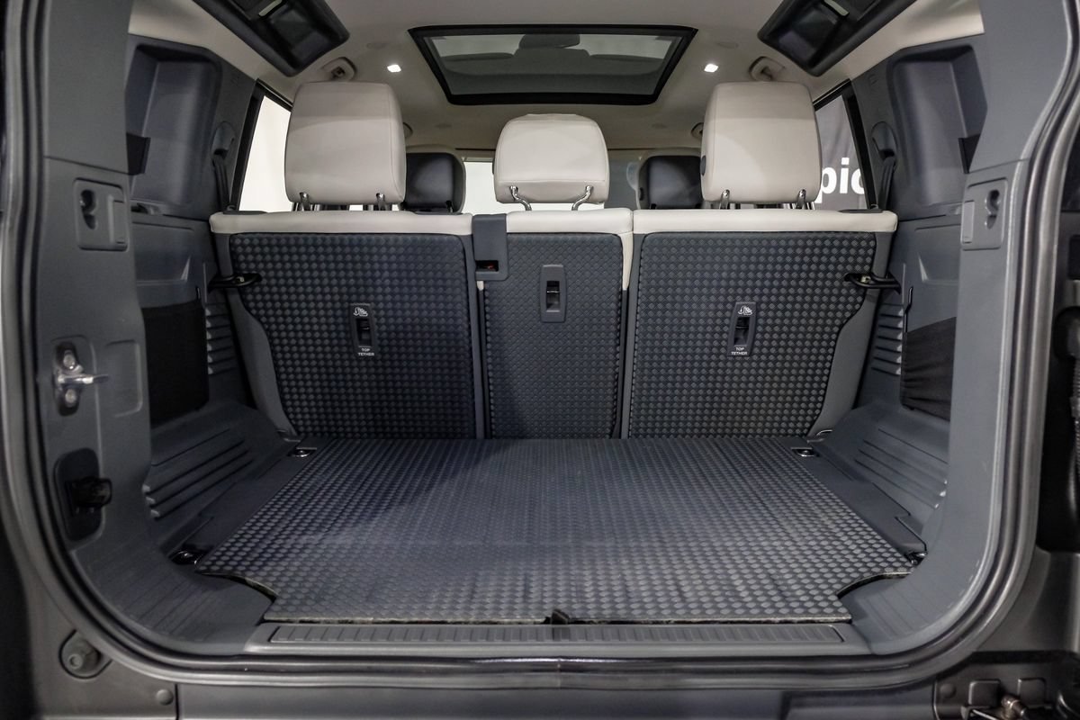 Used 2024 Land Rover Defender 110 S AWD/4WD image 49