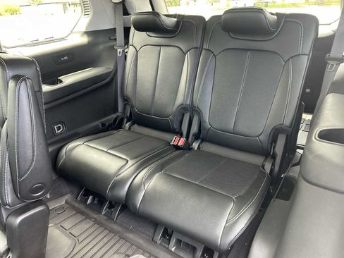 Used 2024 Jeep Grand Cherokee L Limited w/ Luxury Tech Group II AWD/4WD image 25