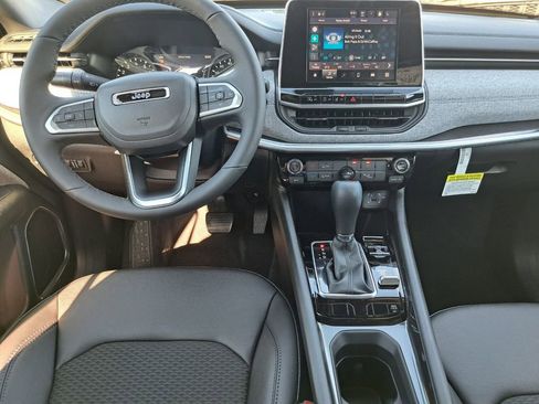 New 2026 Jeep Compass Latitude image 20