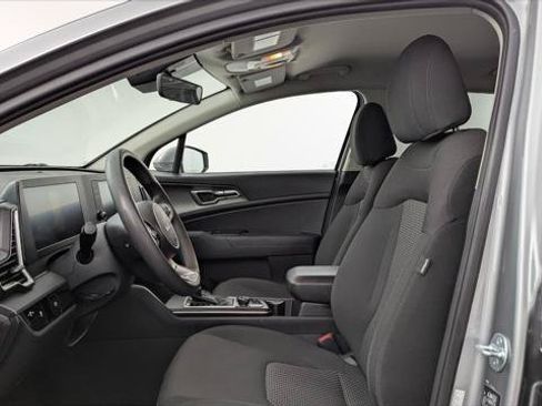 Used 2024 Kia Sportage LX FWD image 14