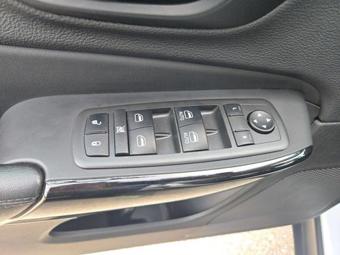 Used 2021 Jeep Cherokee Latitude Plus w/ Sun & Sound Group AWD/4WD image 12