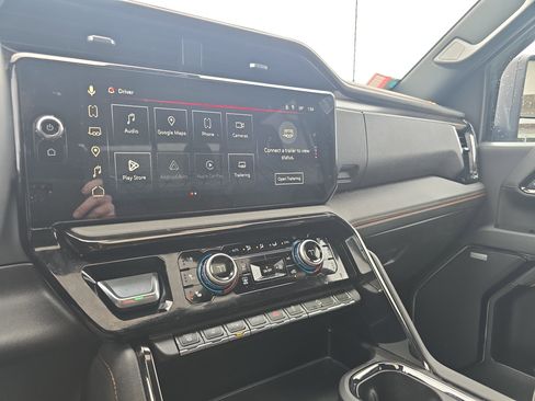 Used 2025 GMC Sierra 2500 AT4 w/ AT4 Premium Plus Package image 26