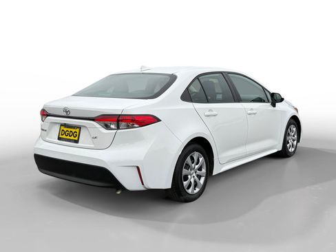 Used 2024 Toyota Corolla LE FWD image 5