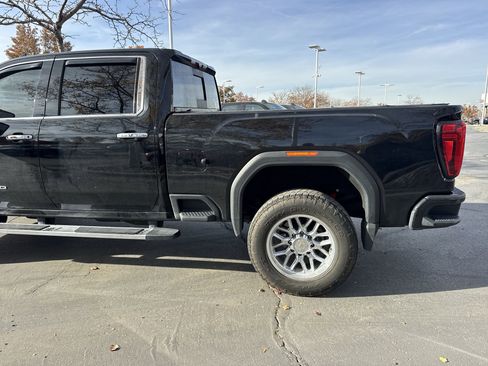 Used 2020 GMC Sierra 3500 Denali w/ Denali Ultimate Package image 13