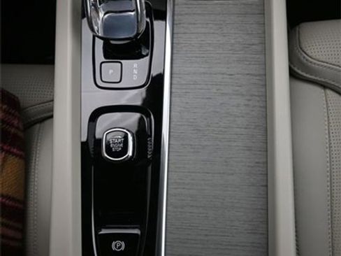 Used 2023 Volvo XC60 B5 Ultimate image 10