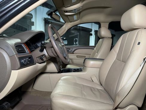 Used 2011 Chevrolet Tahoe LT w/ Luxury Package RWD image 7