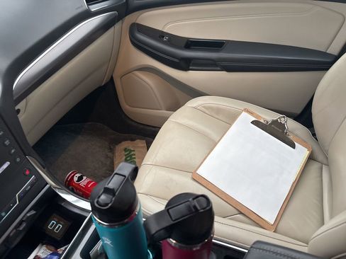 Used 2019 Ford Edge Titanium image 33