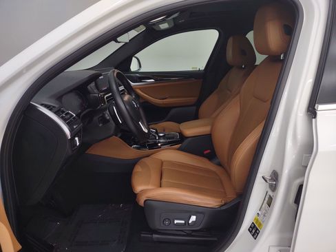 Certified 2023 BMW X4 xDrive30i w/ Convenience Package image 3