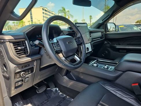 Used 2024 Ford Expedition Max Platinum AWD/4WD image 16