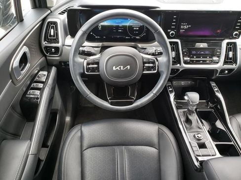 Used 2023 Kia Sorento SX AWD/4WD image 16