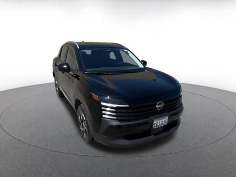 Used 2026 Nissan Kicks SV FWD image 3