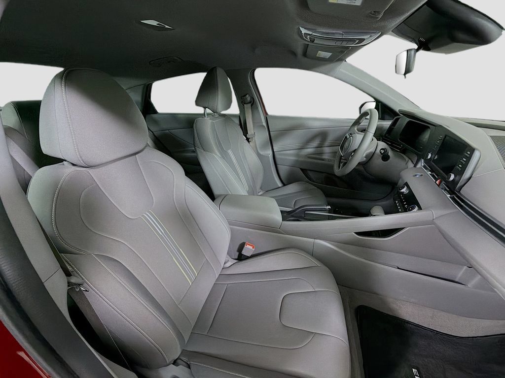 Used 2025 Hyundai Elantra Sport FWD image 26
