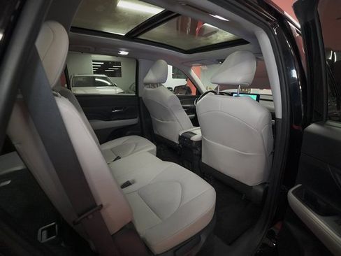 Certified 2024 Toyota Grand Highlander XLE image 16