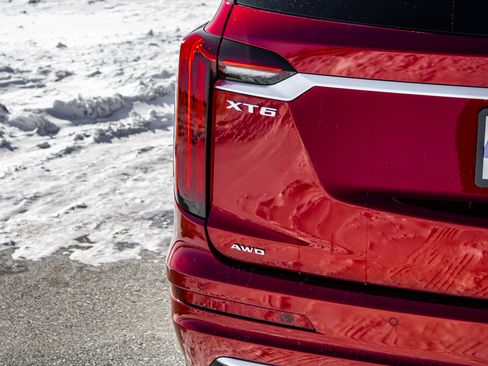 Used 2024 Cadillac XT6 Premium Luxury w/ Platinum Package image 10