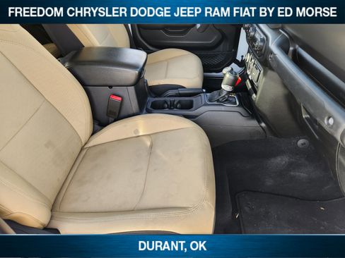 Used 2023 Jeep Gladiator Sport image 11