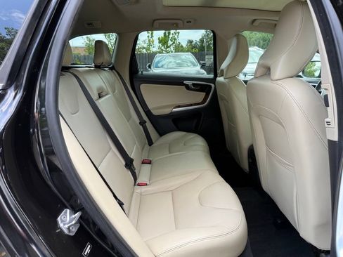 Used 2017 Volvo XC60 T5 Inscription w/ Preferred Option Package FWD image 20