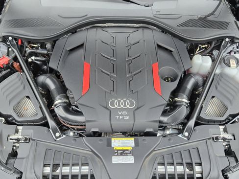 Used 2024 Audi S8 image 12