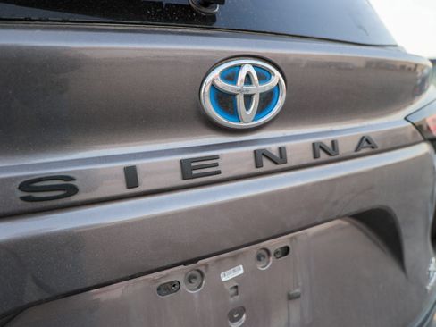 Used 2022 Toyota Sienna XLE FWD image 10