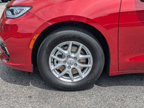 New 2026 Chrysler Pacifica Select FWD image 34