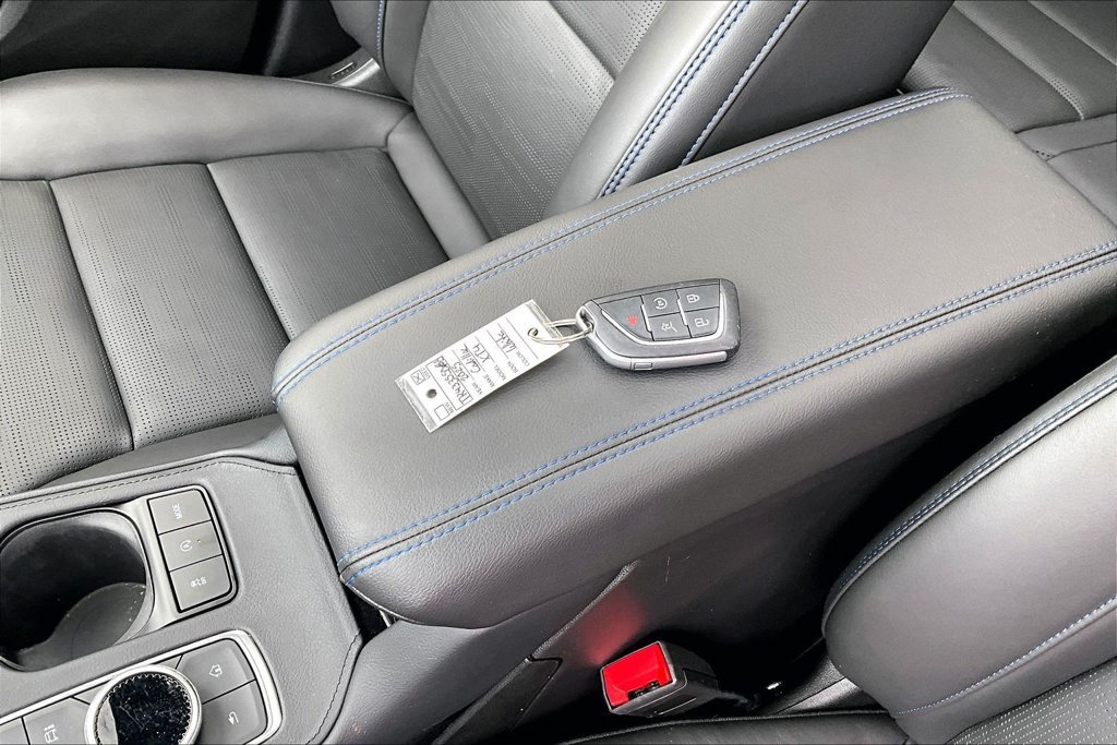 Used 2025 Cadillac XT4 Sport FWD image 10