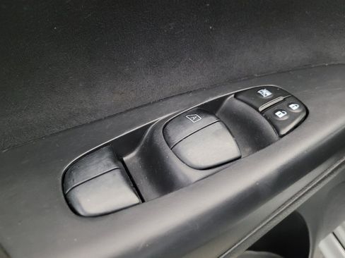 Used 2014 Nissan Sentra SR w/ SR Driver Package FWD image 27
