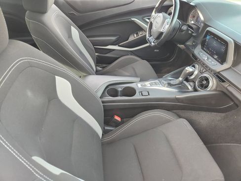Used 2021 Chevrolet Camaro LT w/ Technology Package image 14
