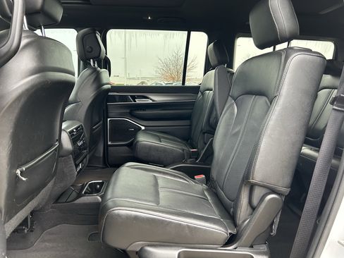 Used 2023 Jeep Wagoneer Series II image 21