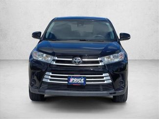 Used 2017 Toyota Highlander LE FWD video 2
