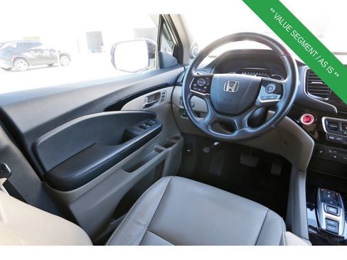Used 2020 Honda Pilot Touring image 9