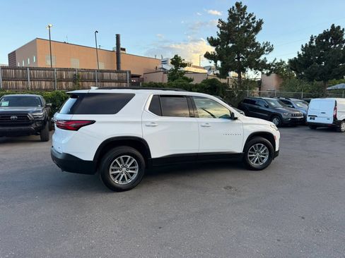 Used 2023 Chevrolet Traverse LT w/ LPO, Cargo Package AWD/4WD image 5