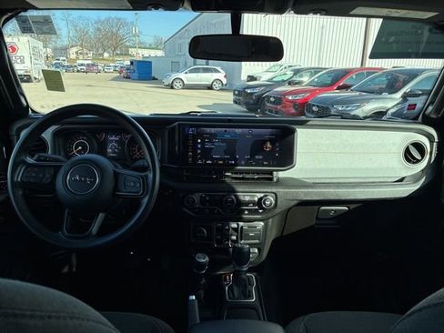 Used 2024 Jeep Gladiator Sport image 20