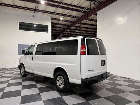 Used 2014 Chevrolet Express 2500 LS image 7