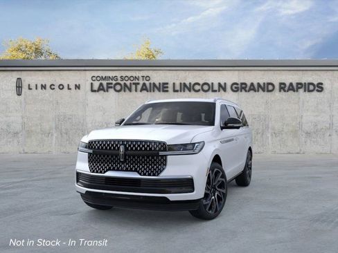 New 2026 Lincoln Navigator Reserve AWD/4WD image 2