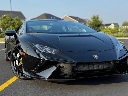 Used 2024 Lamborghini Huracan Tecnica RWD image 8