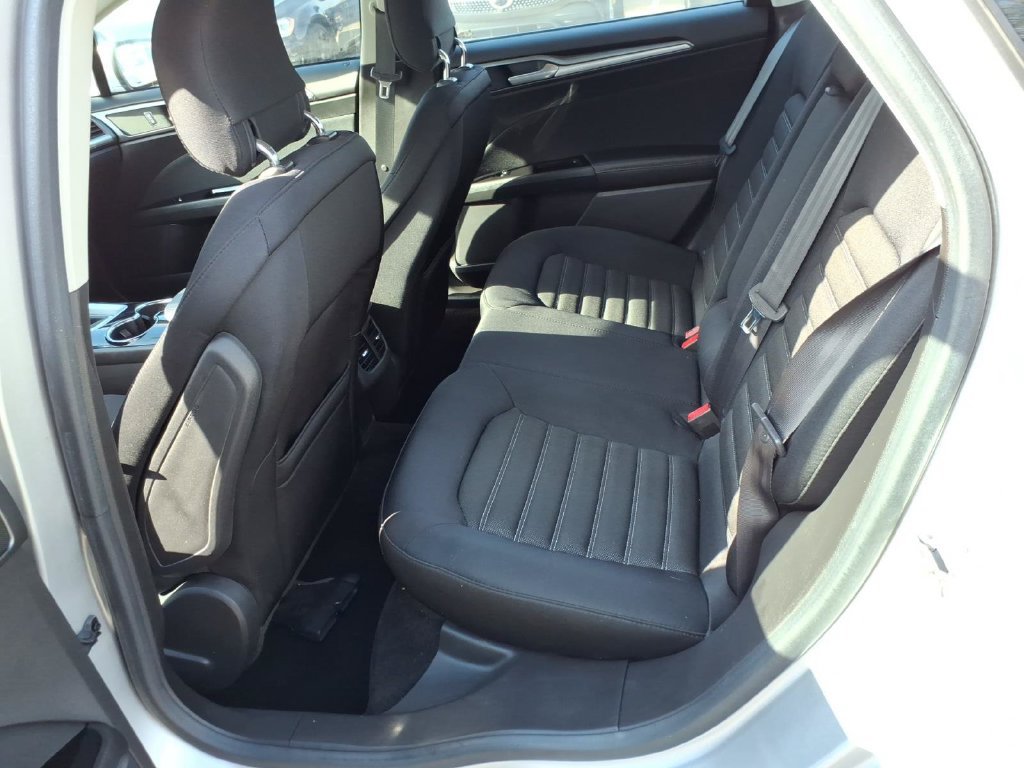 Used 2014 Ford Fusion SE FWD image 11
