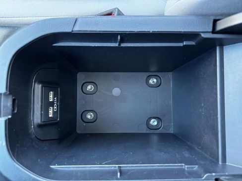 Used 2021 Toyota RAV4 XLE w/ Convenience Package image 18