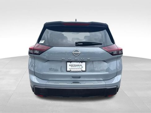 Certified 2026 Nissan Rogue SV AWD/4WD image 5