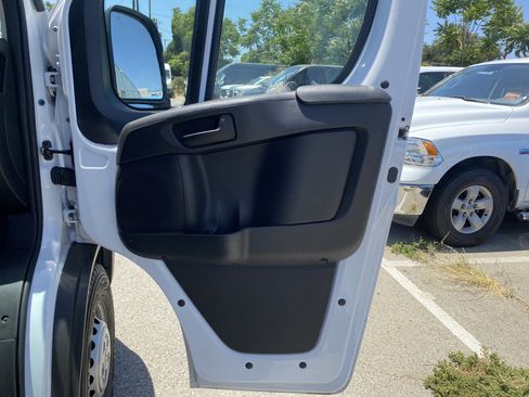 Used 2024 RAM ProMaster 2500 w/ Safety Group FWD image 21