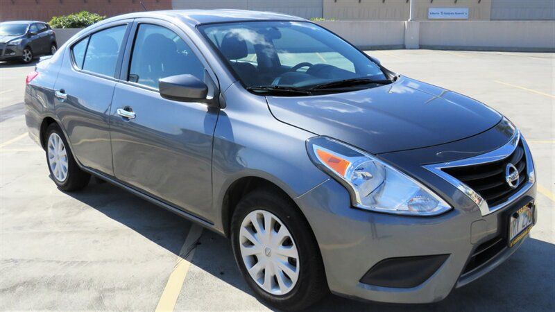 Used 2019 Nissan Versa SV FWD image 4